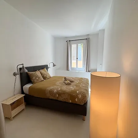Maison Avec Terrasse, Quartier Roquette, Arles Apartment